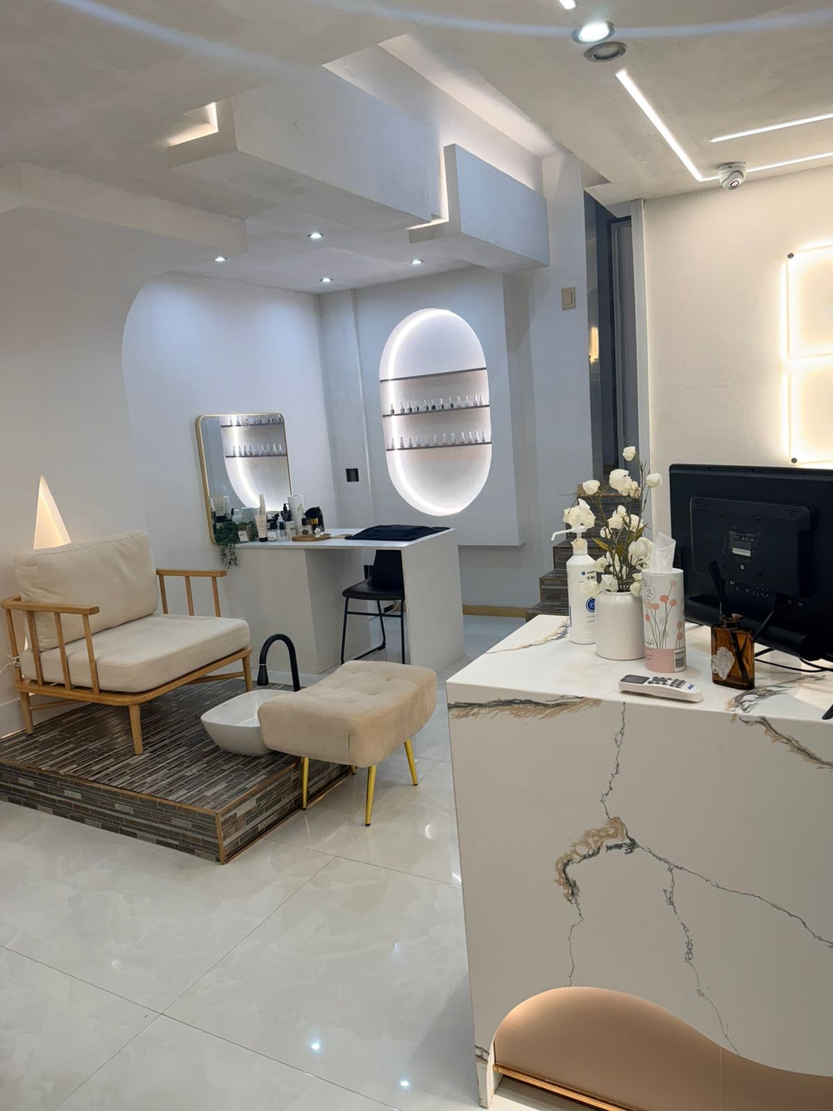 LSH Barber & Beauty Studio — studio, 6 of 8
